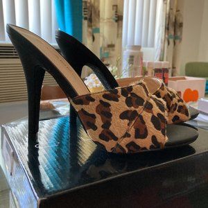 FAUX LEATHER PINUP STILETTO MULE IN LEOPARD PONY